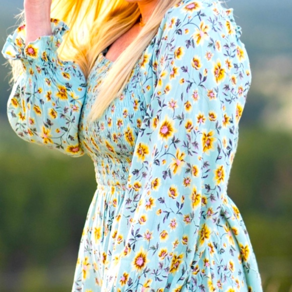 Dress - Picture 5 of 7